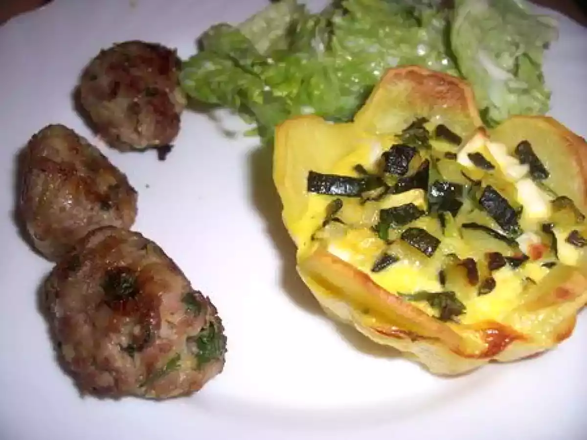Tartelettes pommes de terre - feta - courgette et boulettes de viande au persil - photo 3