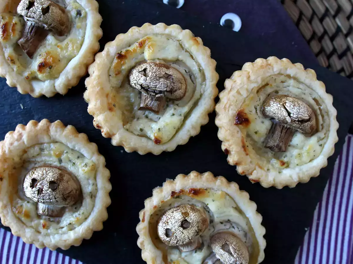 Tartelettes pour Halloween aux champignons et fromage ail et fines herbes - photo 6