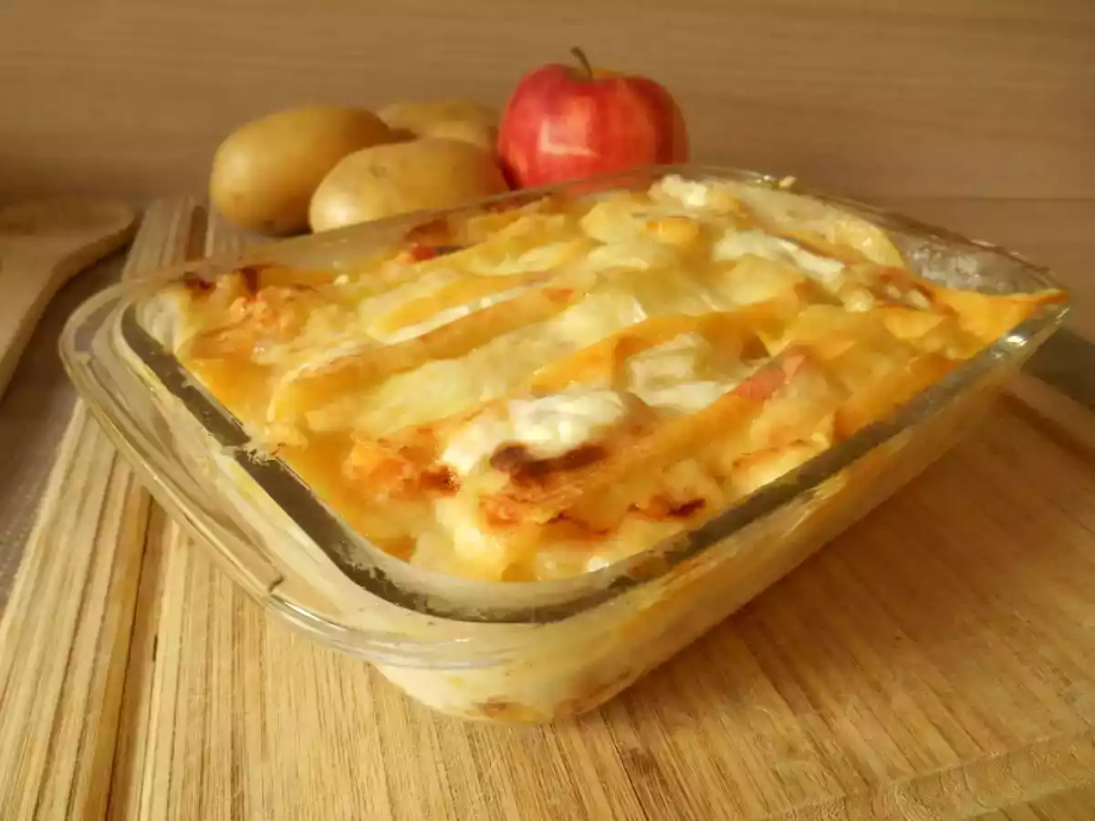 TARTIFLETTE AUX DEUX POMMES - photo 2
