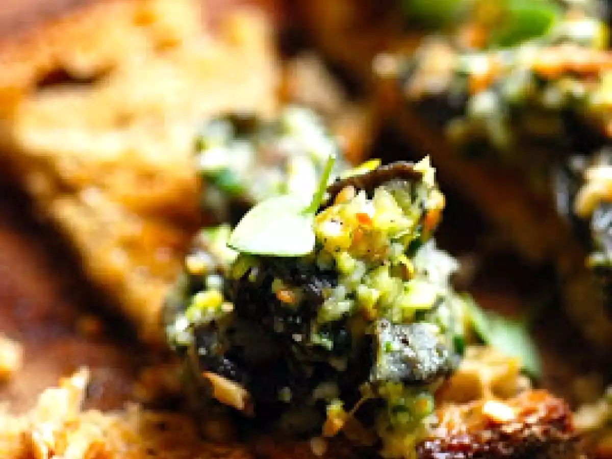 Tartinade d'escargot avec comme un pesto