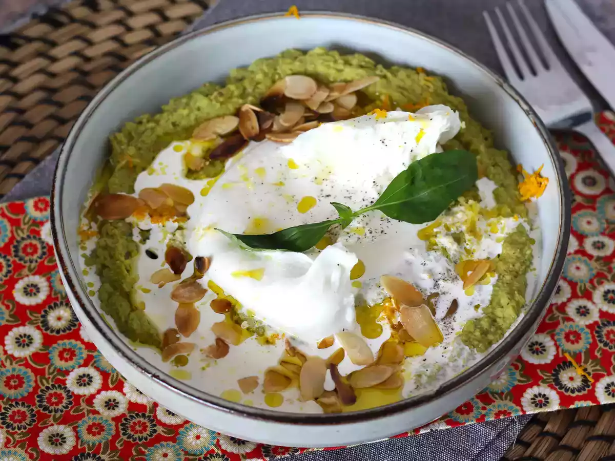 Tartinade de petits pois: parfaite pour accompagner une burrata bien crémeuse