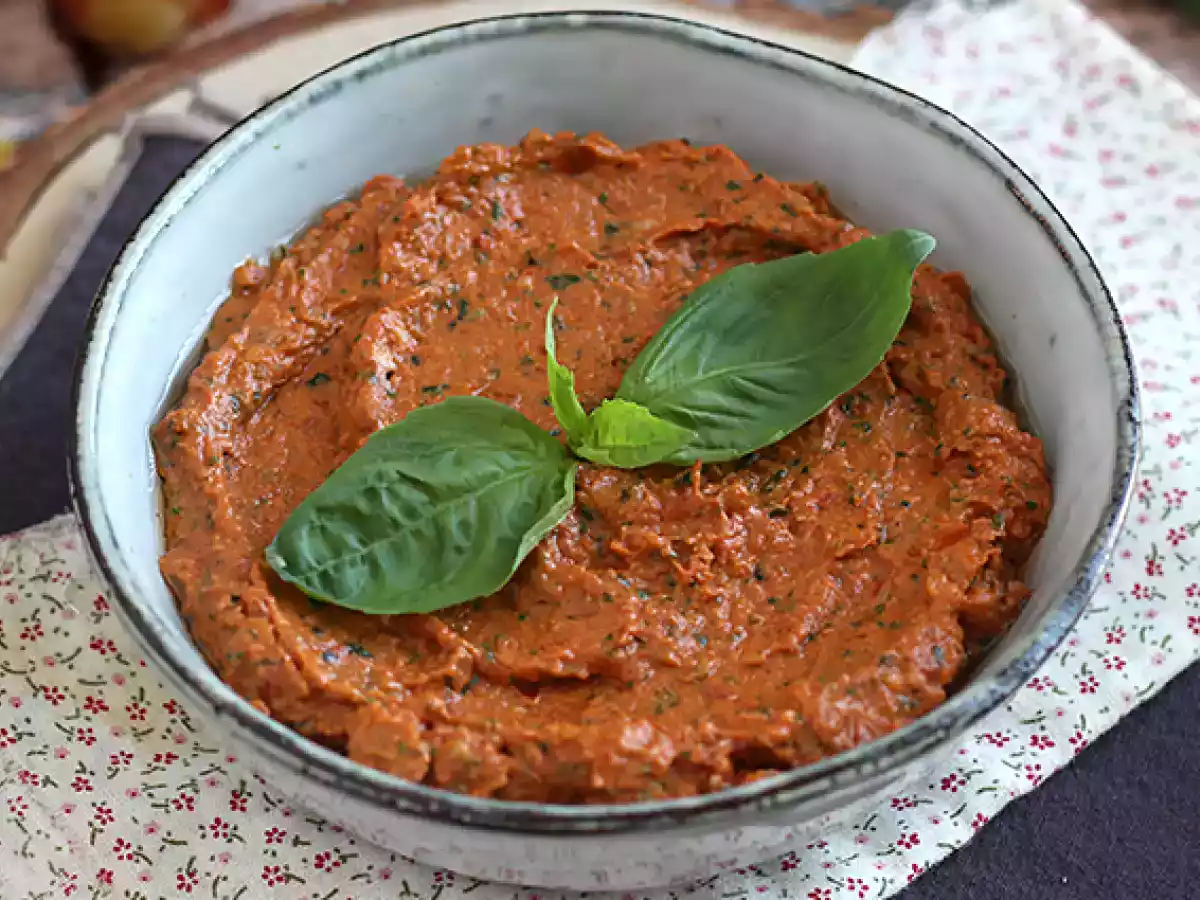 Tartinade de tomates confites et basilic