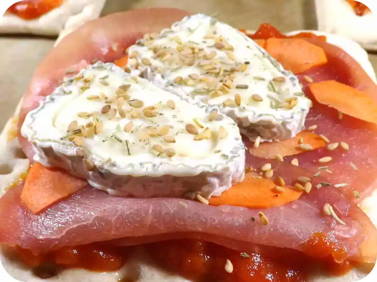 Tartine à la buchette de chèvre fermière et bacon