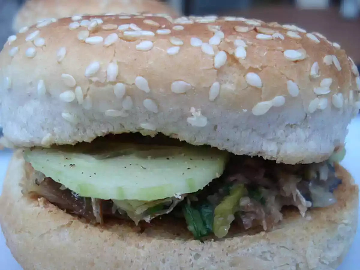 Tartine de burger aux sardines et concombre de Mister Veyrat