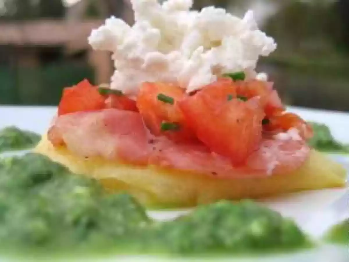TARTINE DE POLENTA AU PESTO DE FANES DE RADIS
