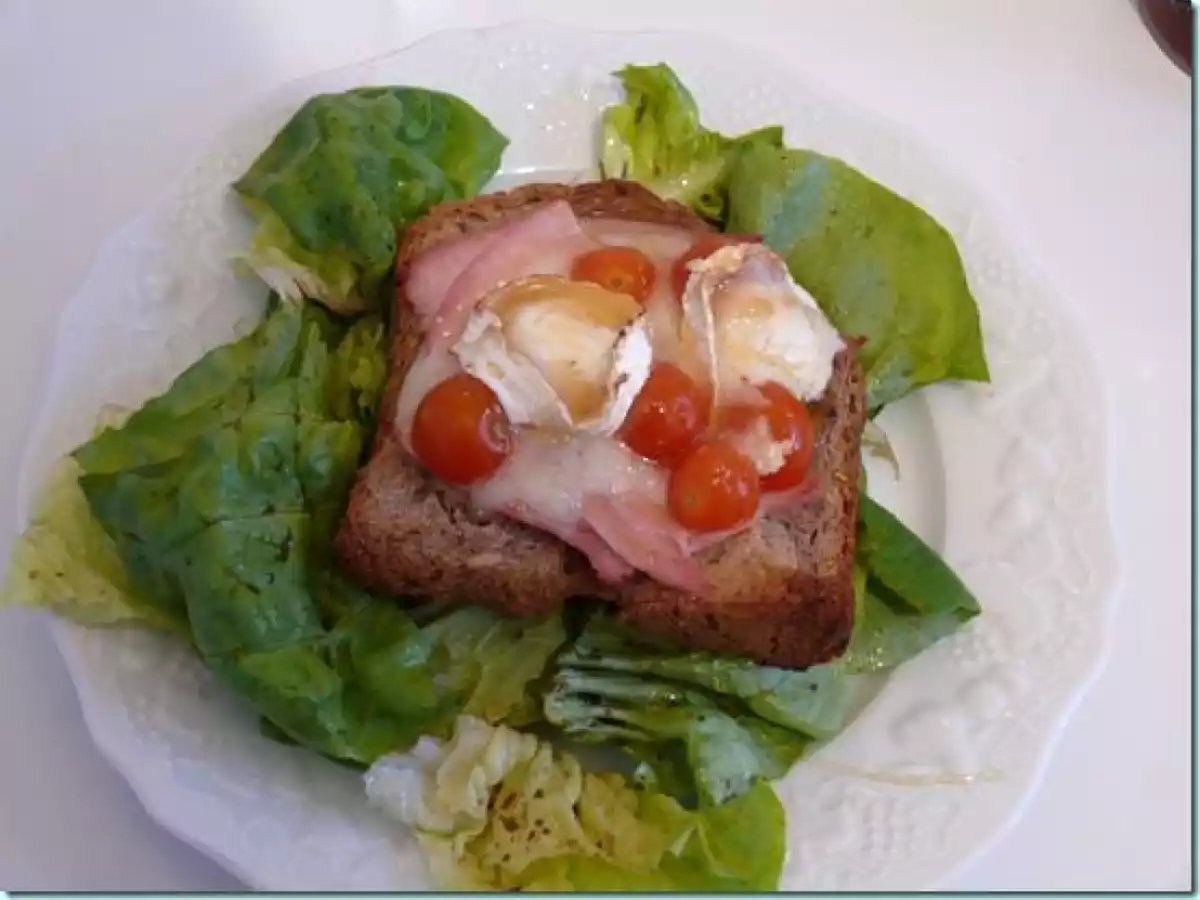 Tartine jambon-chèvre-miel