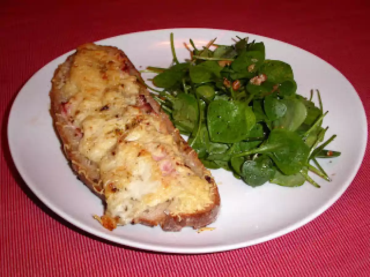 Tartine jambon-fromage / salade de pourpier