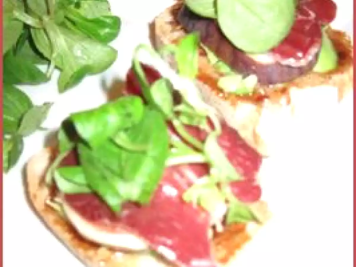 Tartines au magret de canard et figues pour un entrée vite préparée