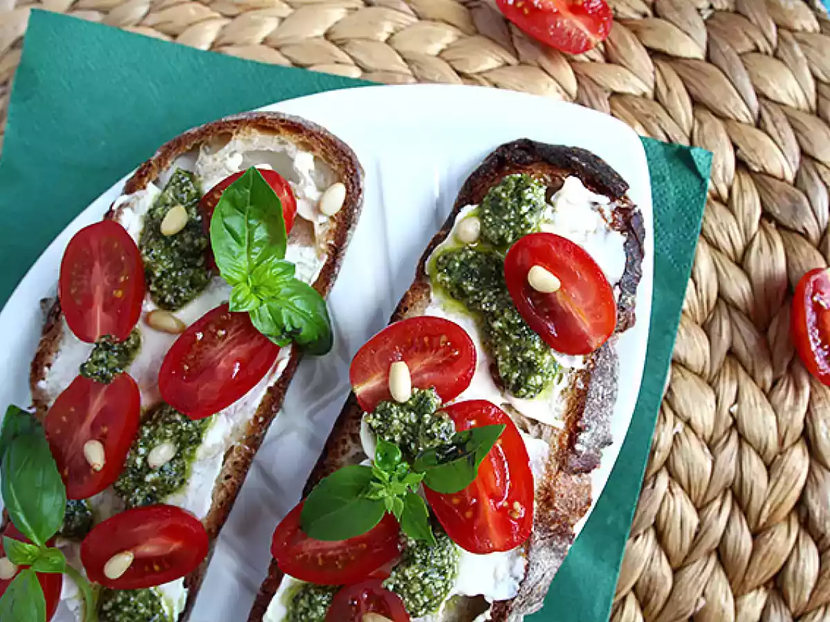 Tartines fromage frais, pesto et tomates cerises - photo 5
