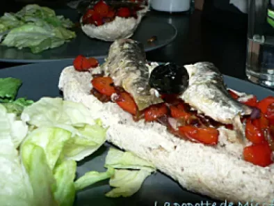 Tartines sardines, chèvre et légumes