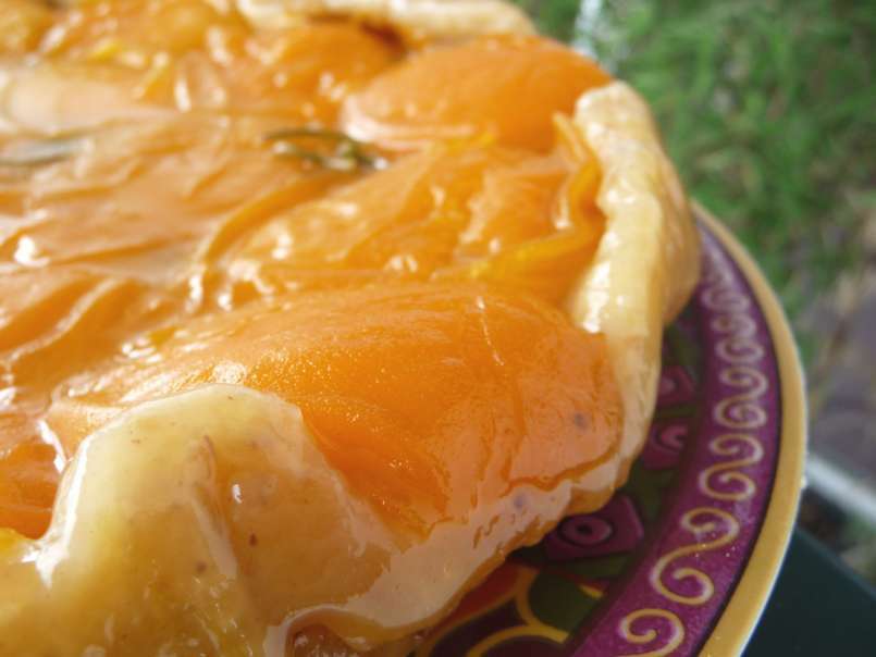 Tatin d'abricots au romarin, pâte brisée à la noisette - photo 2