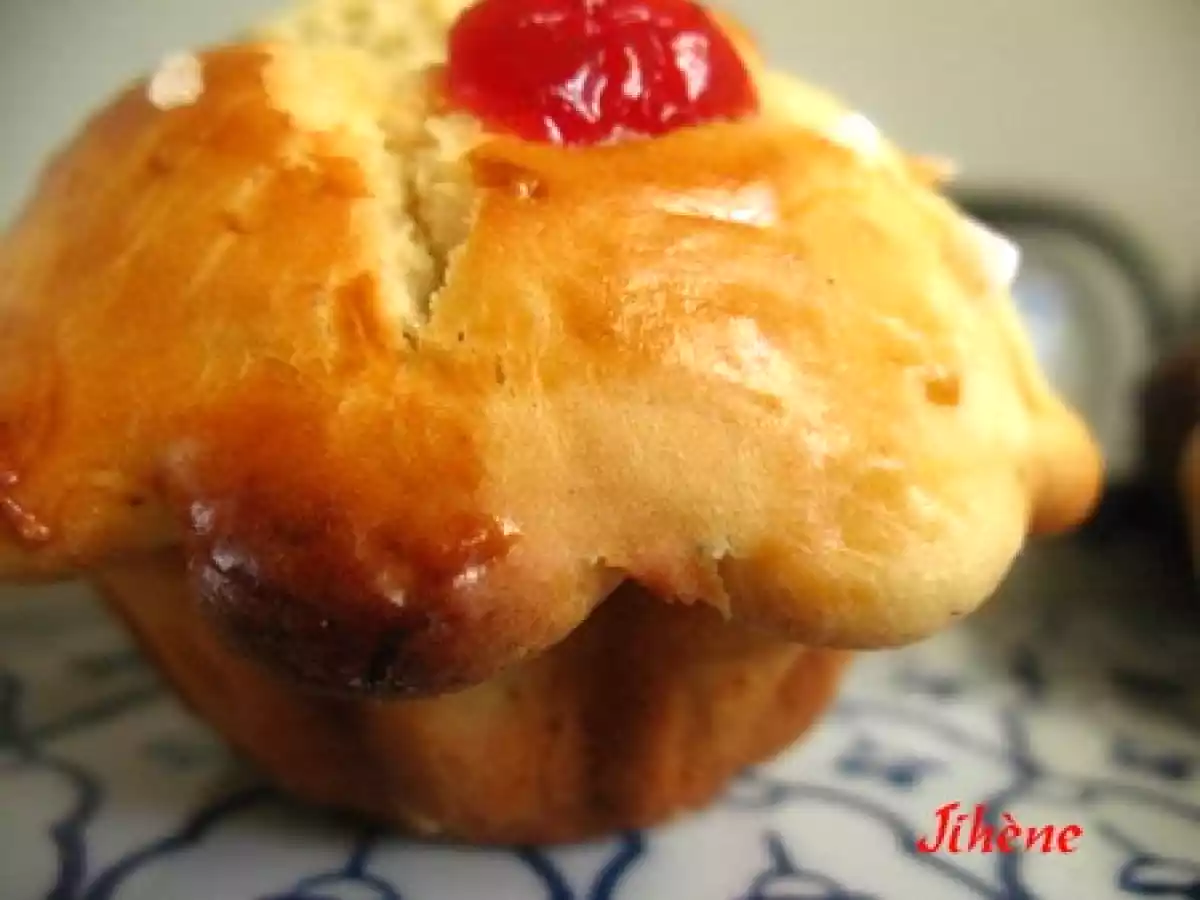 TEA TIME AVEC P'TITES BRIOCHES AUX CERISES CONFITES ET RAISINS SECS - photo 2
