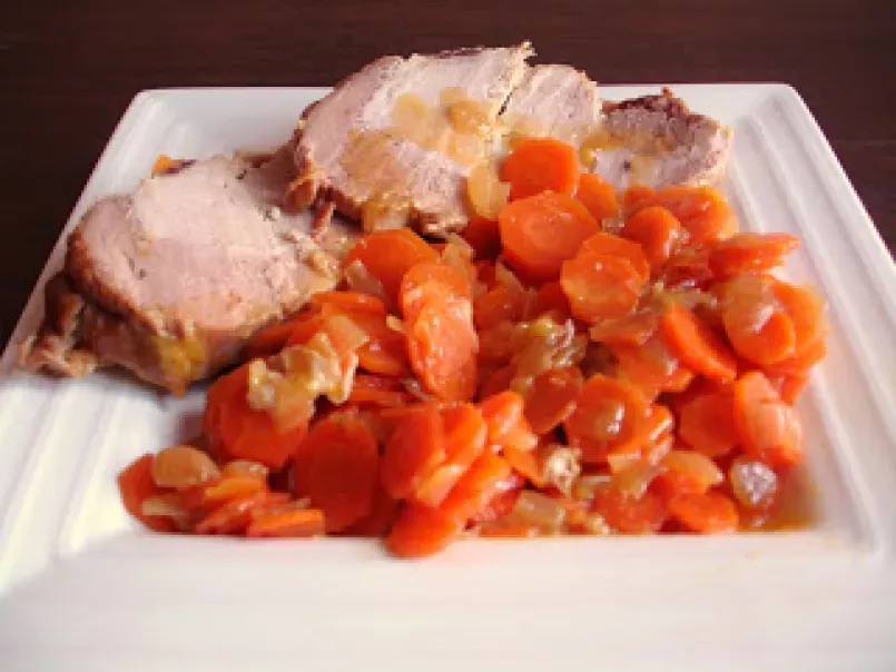 Tendre rôti de porc et ses petites carottes à l'orange., photo 1