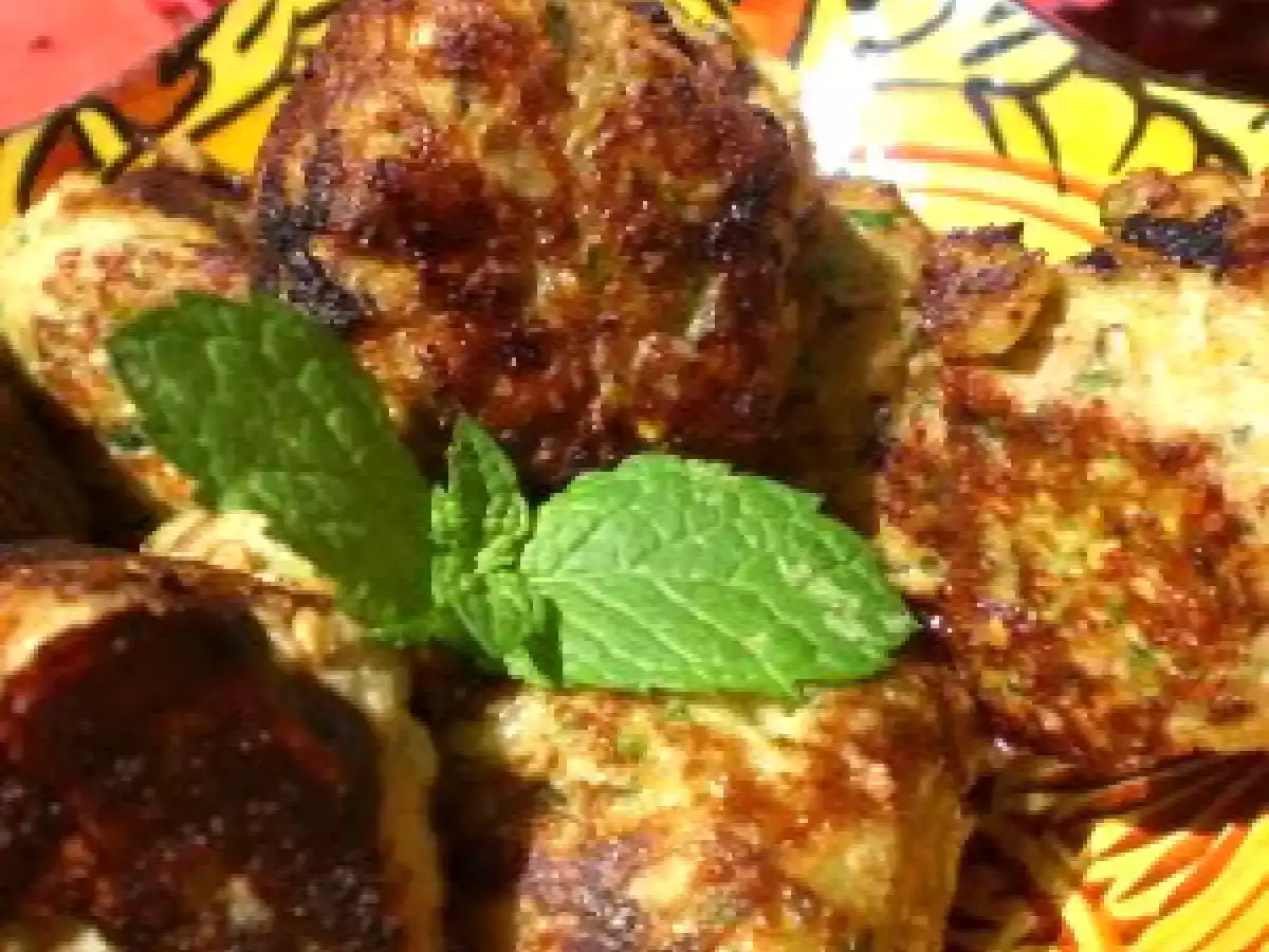 Tendres boulettes de porc aux courgettes et aux graines de sésame