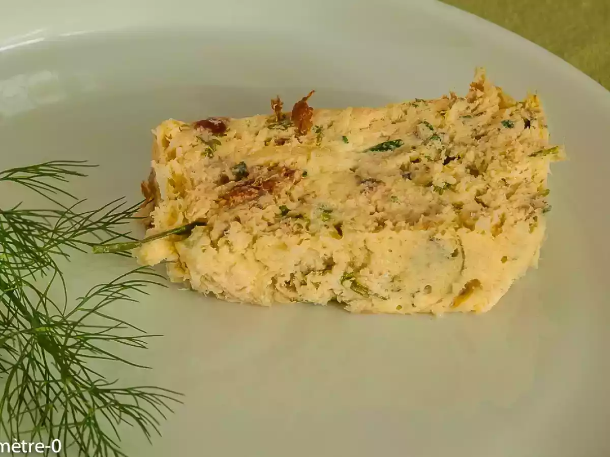 Terrine au merlu, tomates confites et fines herbes