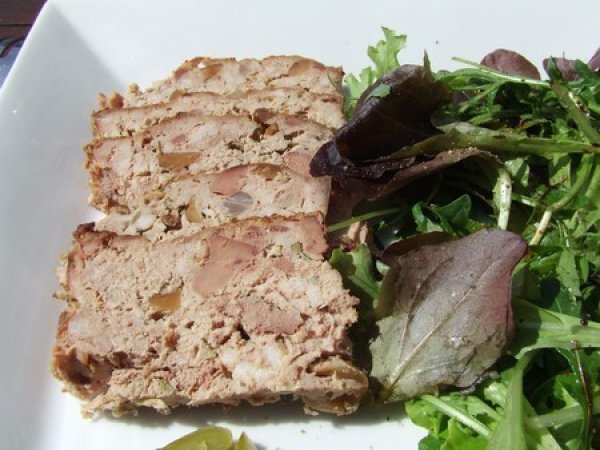 Terrine Aux Foies De Volailles Confits Noisettes Grillees Recette Ptitchef
