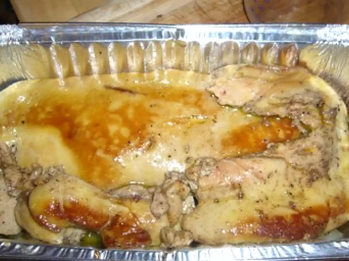 Terrine de foie gras aux poires, accompagnée de kumquats confits