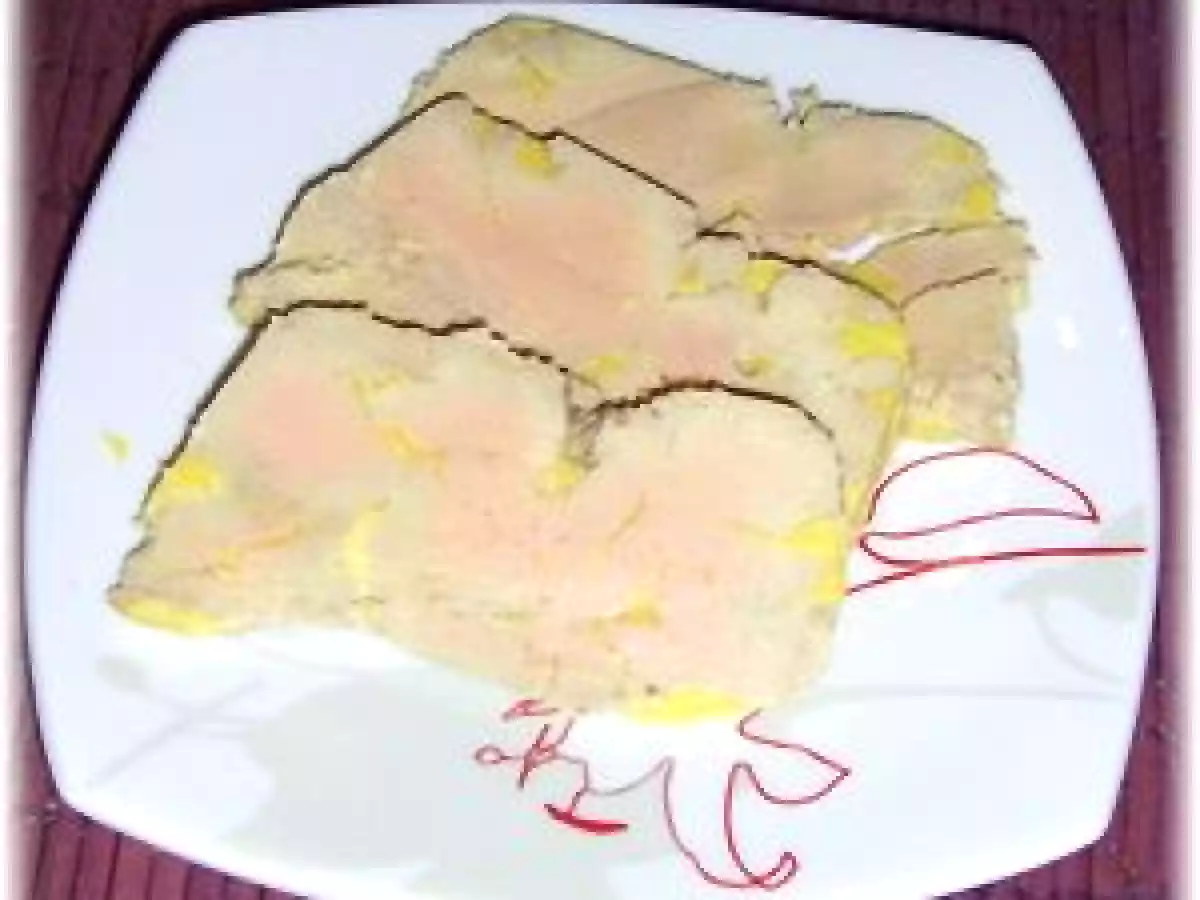 Terrine de foie gras maison, et truffes de foie gras aux pistaches - photo 2