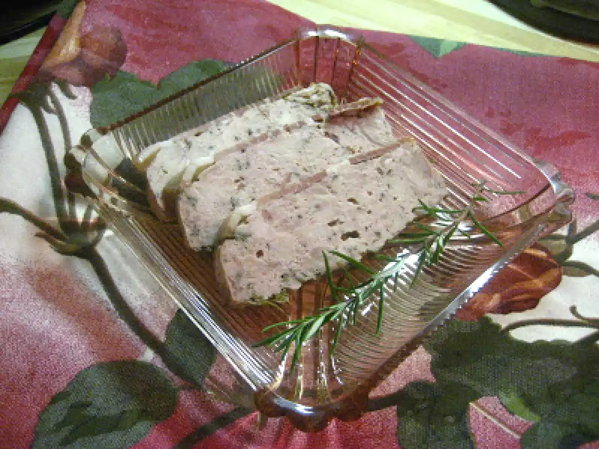 Terrine de lapin aux herbes potagères et à la lavande