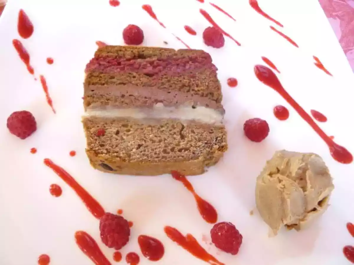 Terrine de pain d'épice, chocolat, framboise et crème vanille et sa glace aux spéculoos