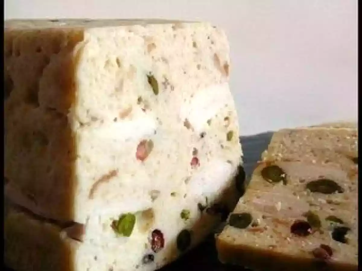 Terrine de poulet aux pistaches et baies roses - photo 3