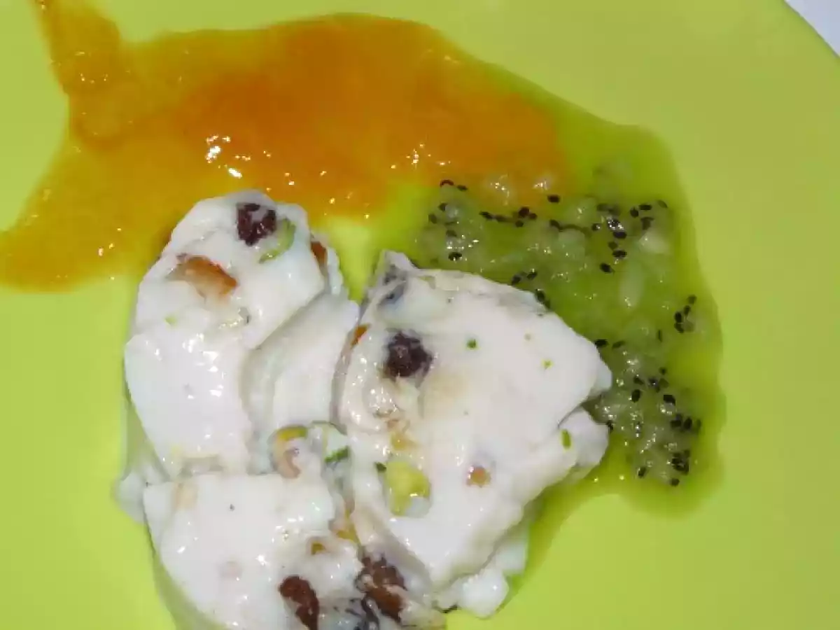 Terrine de tofu soyeux aux fruits secs et au coulis de fruits