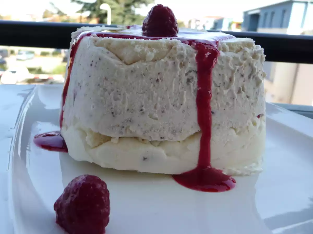 Terrine glacée au mascarpone, framboises, meringues & noisettes - photo 2