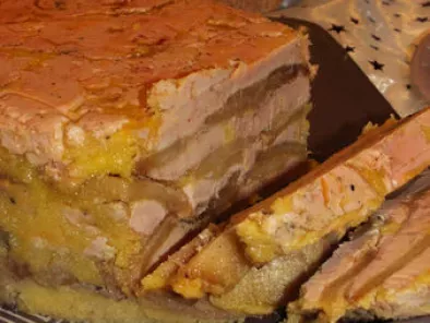 Terrine préssée de foie gras aux pomme caramélisées - Recette Ptitchef