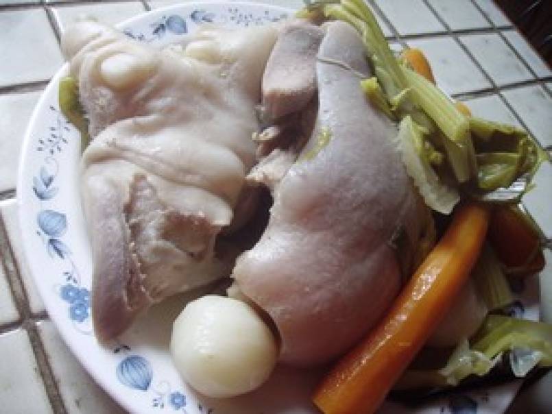 Tête de Veau et Pied de Veau aux Légumes d'Hiver