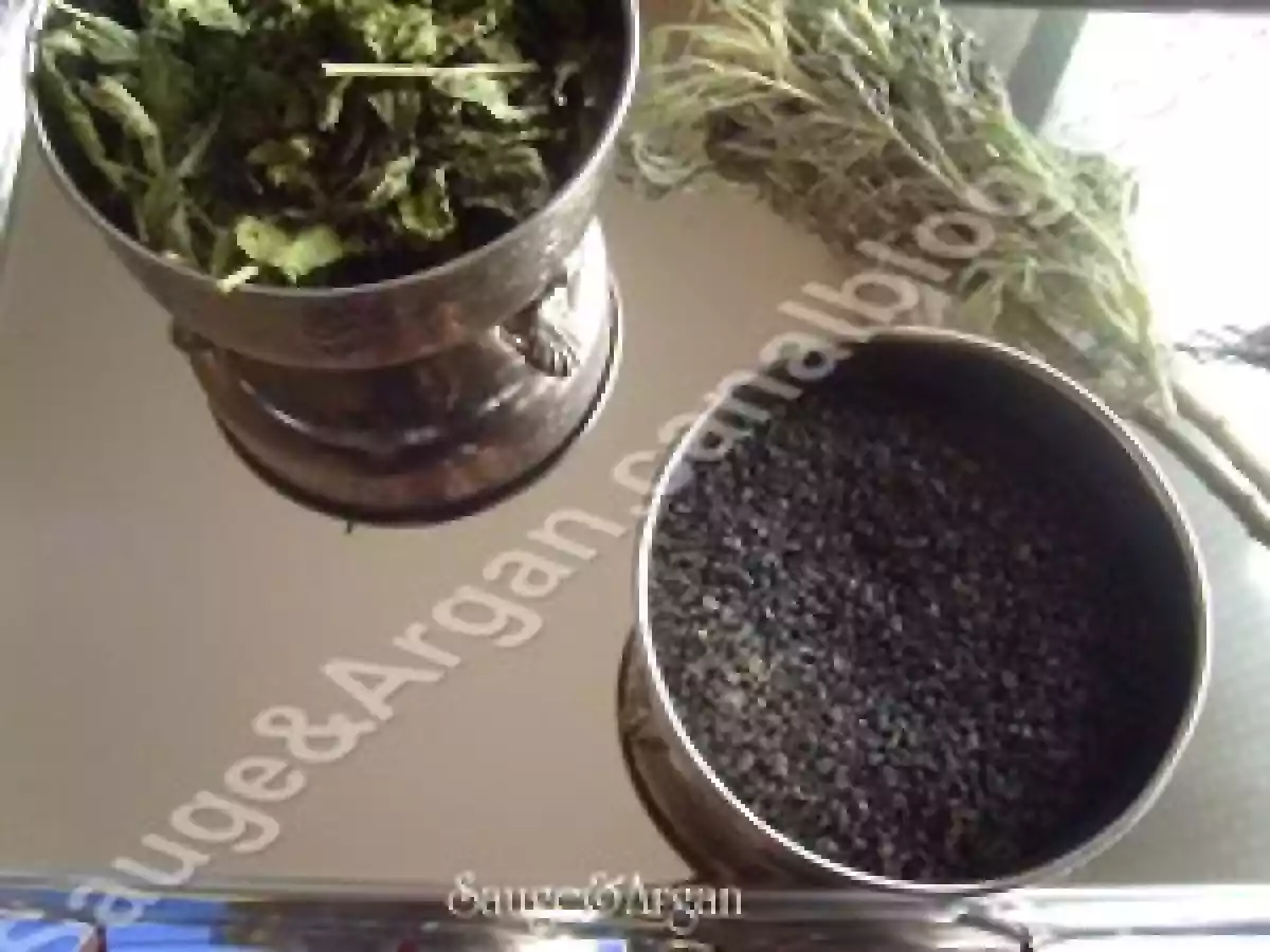 Thé à la menthe poivrée et à l'absinthe et joyeuse fête de l'aïd el adha. - photo 2