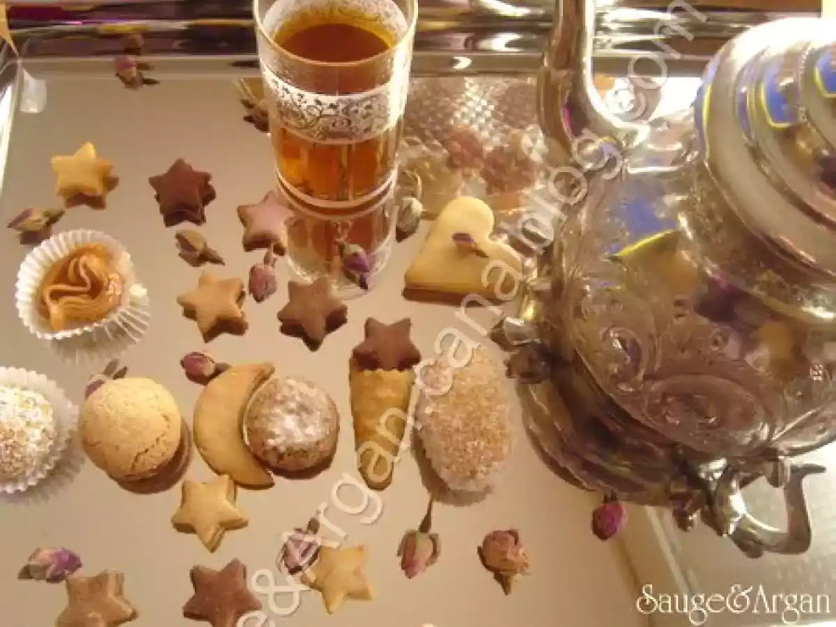 Thé à la menthe poivrée et à l'absinthe et joyeuse fête de l'aïd el adha. - photo 4