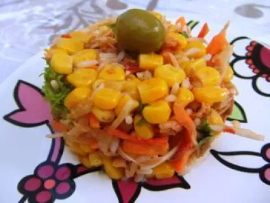 Timbale de maïs, salade de riz et carotte