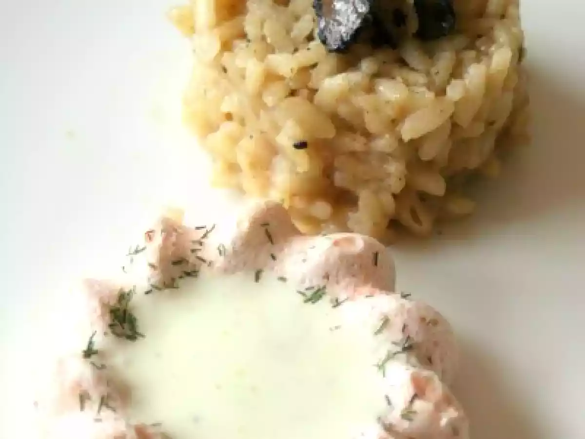 Timbale de saumon à l'aneth et risotto aux truffes