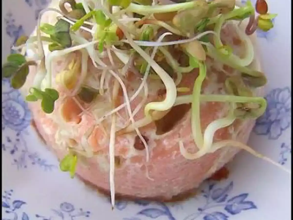 Timbales de saumon fumé à la mousse de courgettes