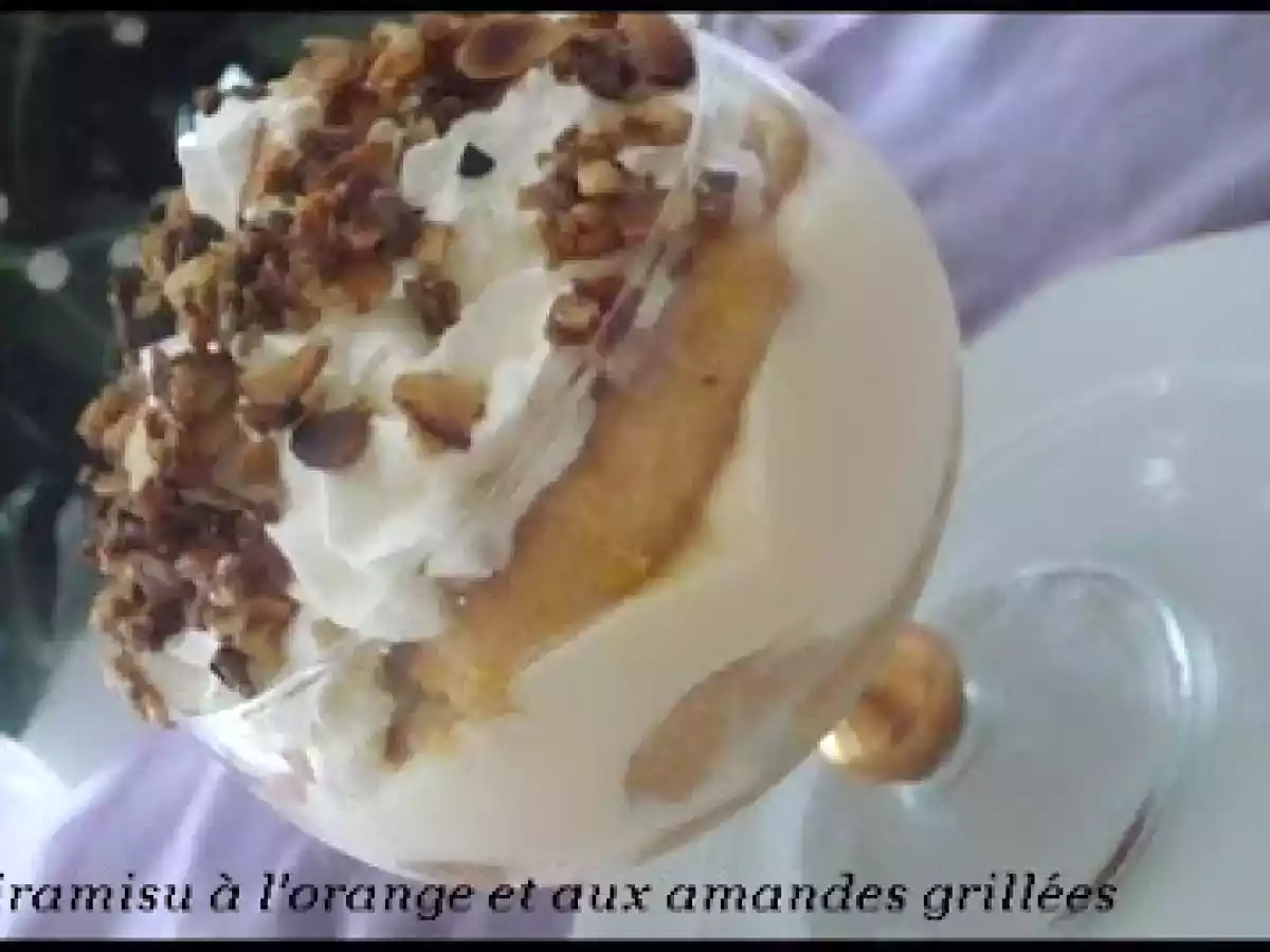 TIRAMISU A L'ORANGE ET AUX AMANDES GRILLEES