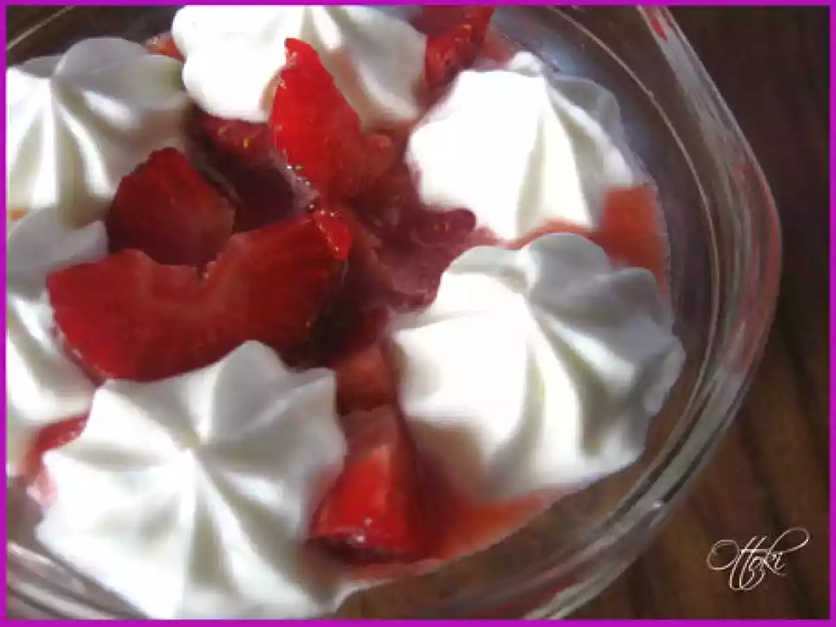 Tiramisu à la compote rhubarbe et fraise
