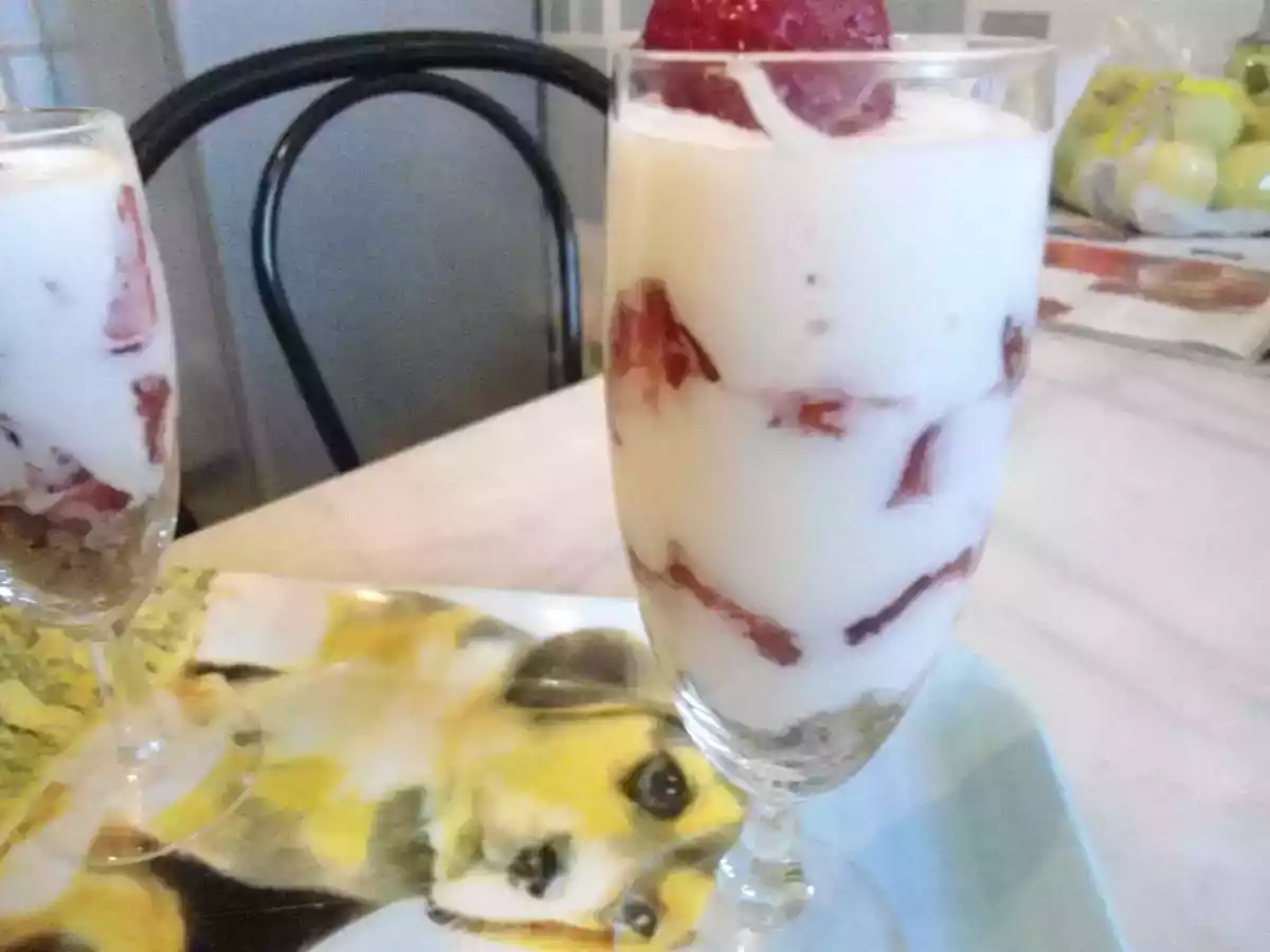 TIRAMISU AUX FRAISES EN VERRINE