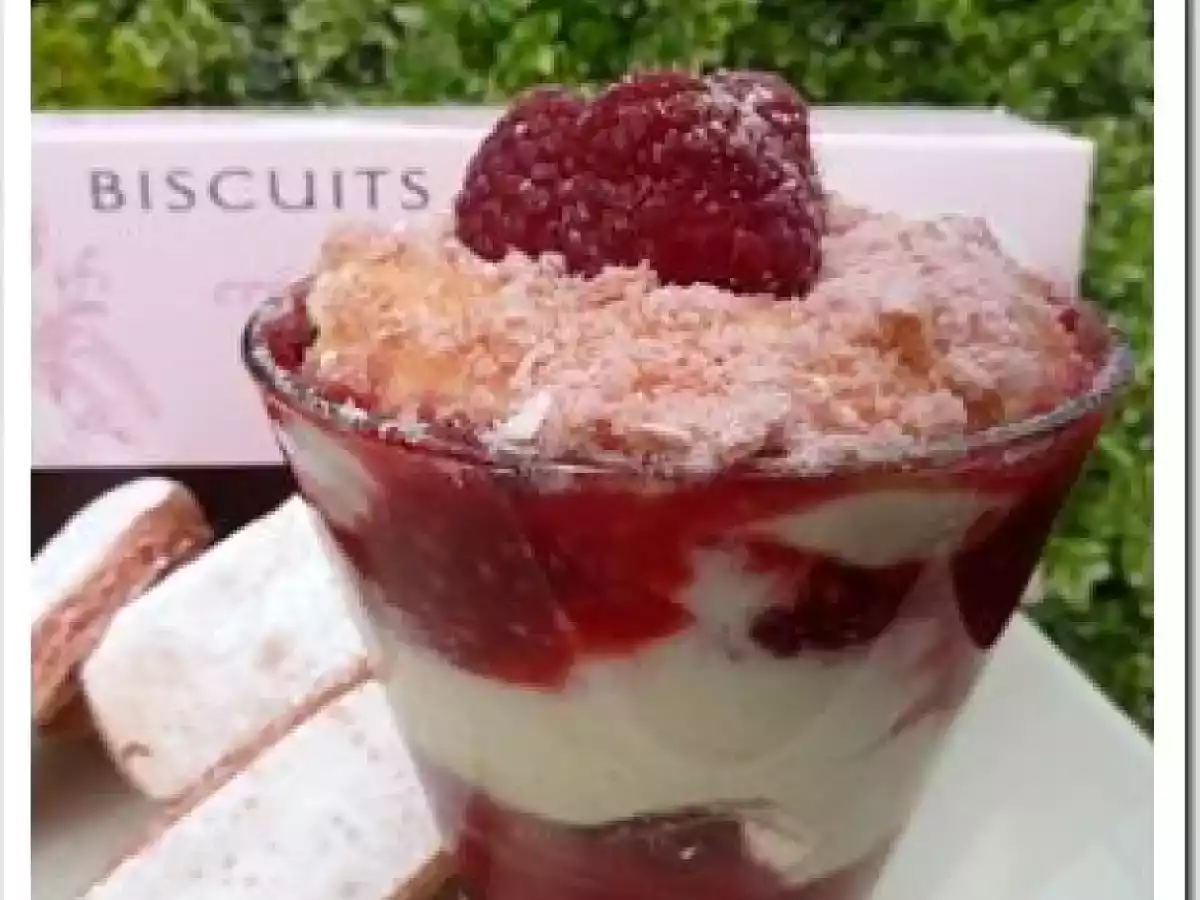 Tiramisu aux framboises.