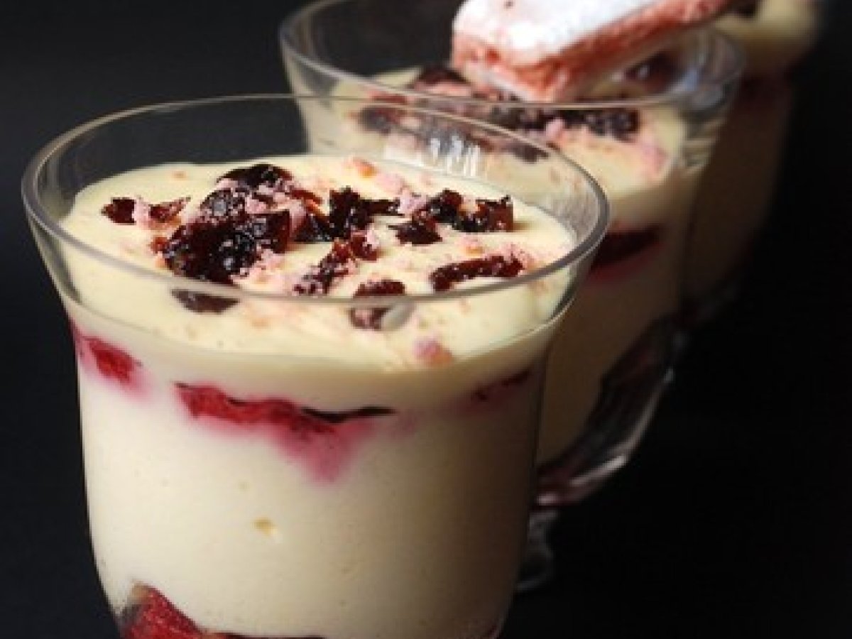 Tiramisu aux griottes/amarena, biscuits roses de reims - Recette Ptitchef Tiramisu aux griottes/amarena, biscuits roses de reims - Recette Ptitchef