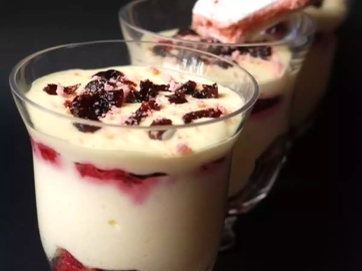 Tiramisu aux griottes/amarena, biscuits roses de Reims