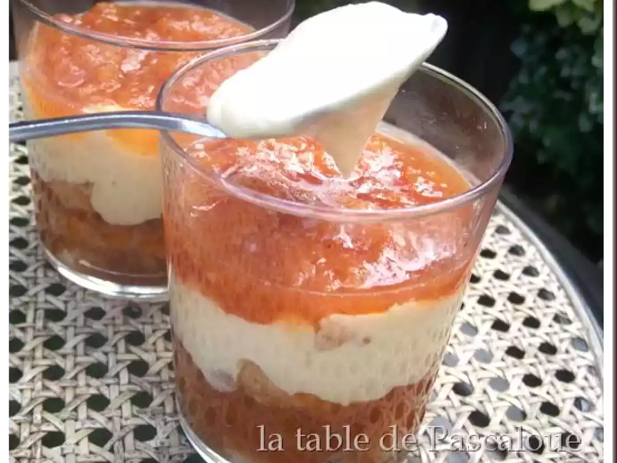 Tiramisu aux pêches jaunes et au Banyuls