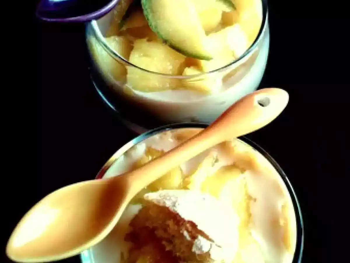 Tiramisu façon charlotte à la mangue