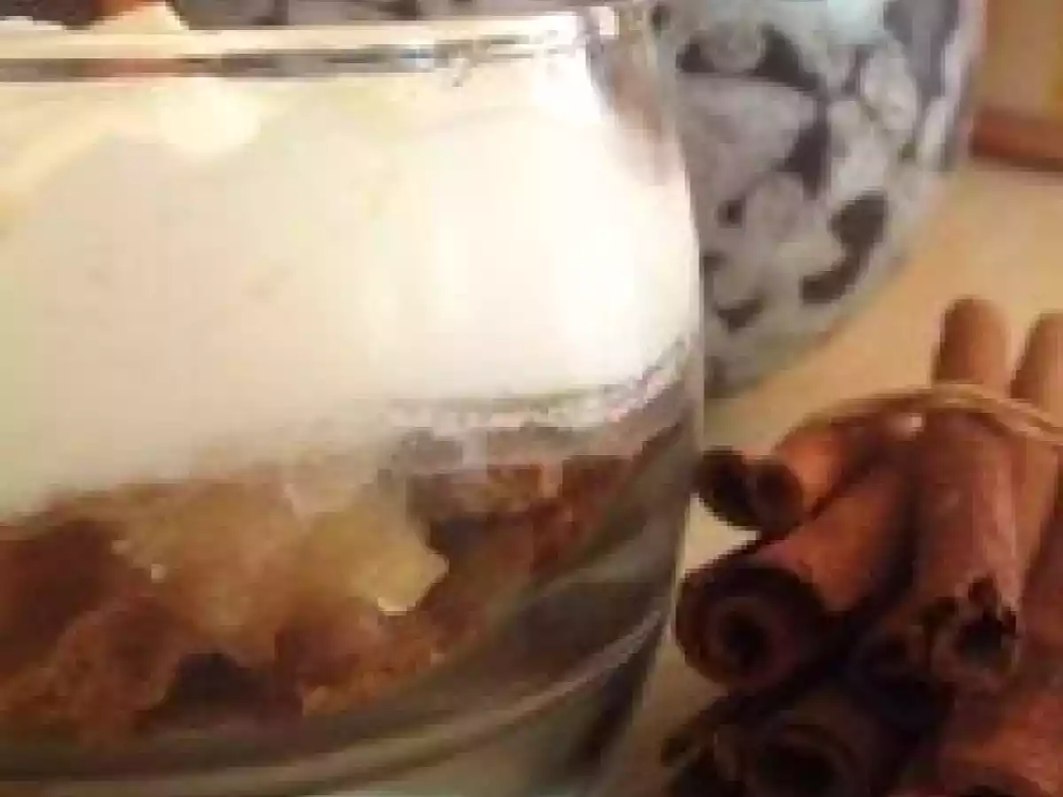 Tiramisu pomme-spéculos & sauce au caramel beurre salé