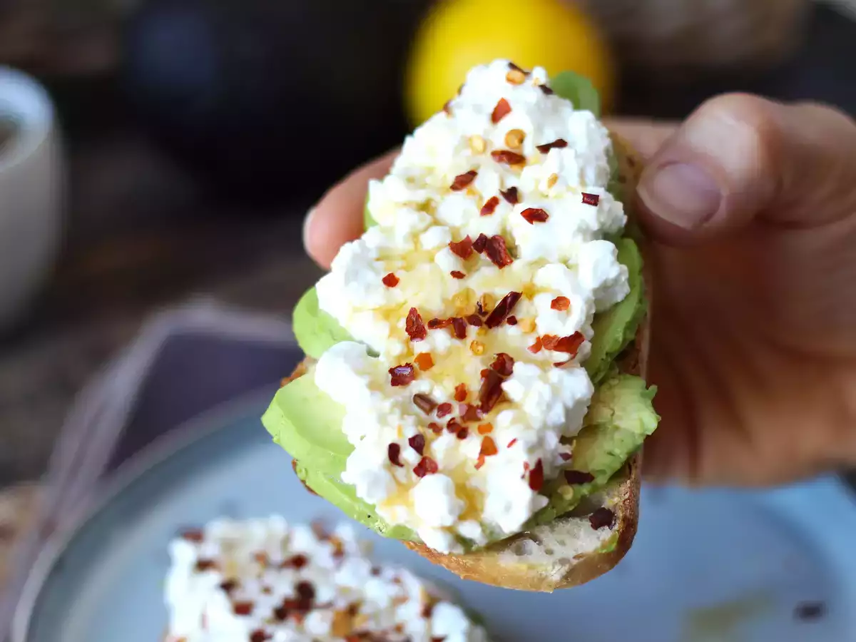 Toast avocat et cottage cheese au miel épicé - photo 6