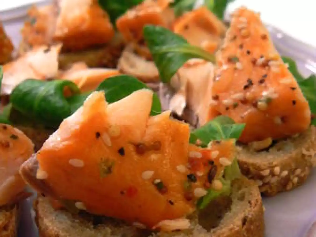 Toast de saumon, crème à l'huile de pistaches