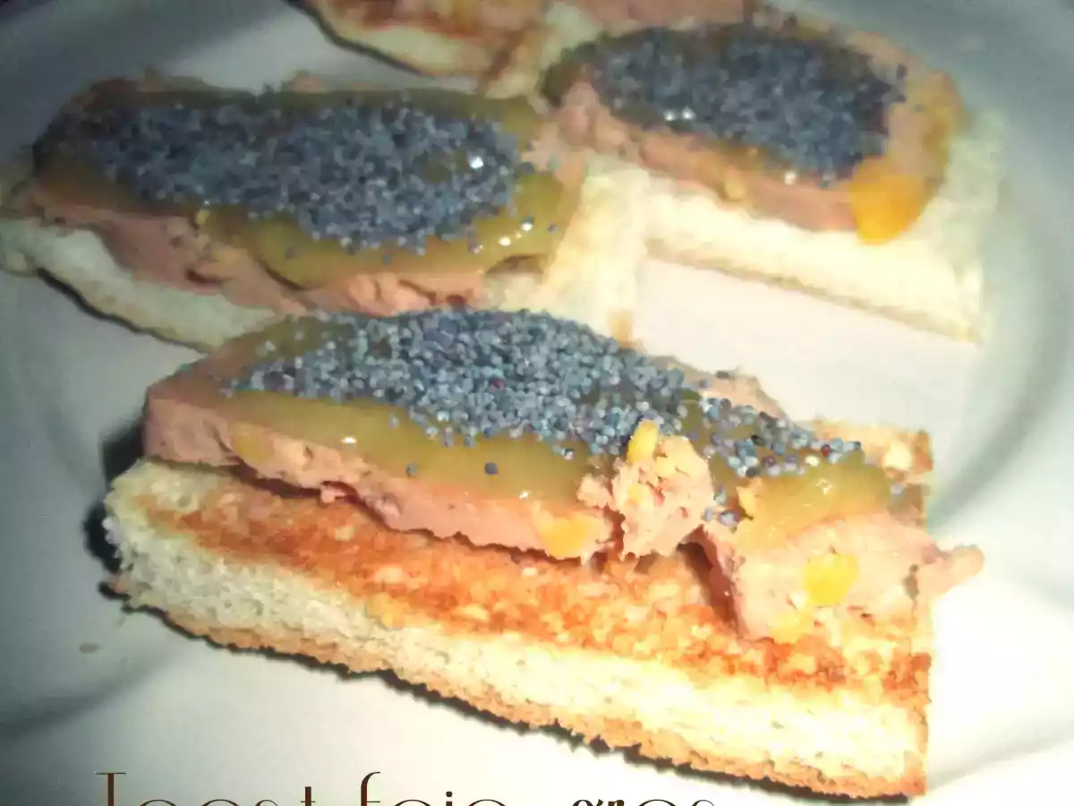 Toast foie gras, miel & graines de pavots