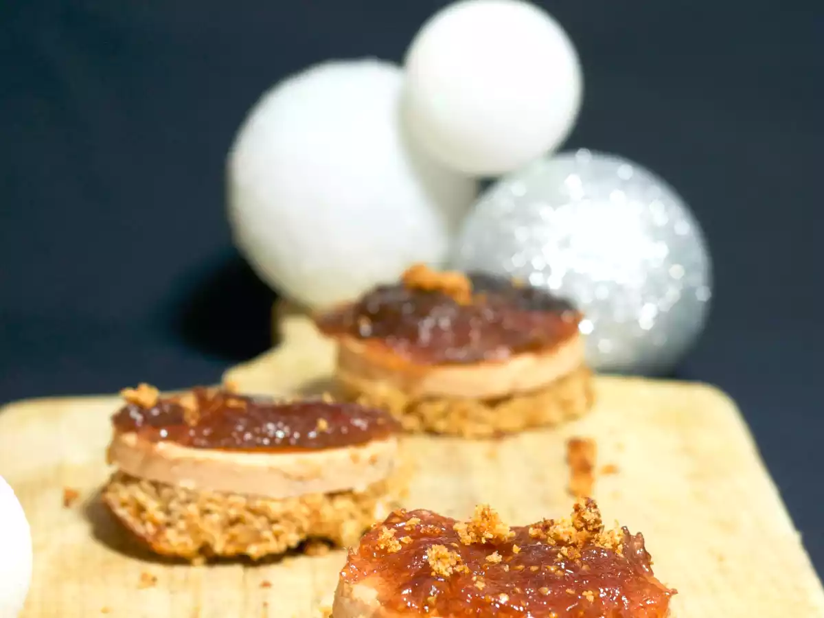 Toasts foie gras pain d'épices et gelée de figues