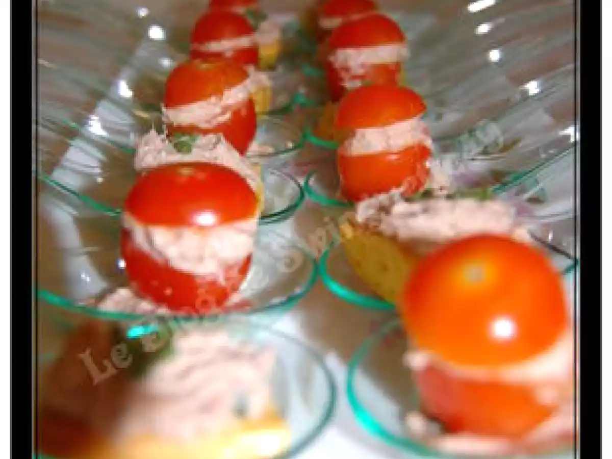 TOMATES CERISES FARCIES aux RILLETTES DE THON... and Co SUR CUILLERES APERITIVES