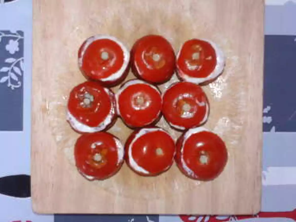 Tomates cocktail farcies aux 2 fromages
