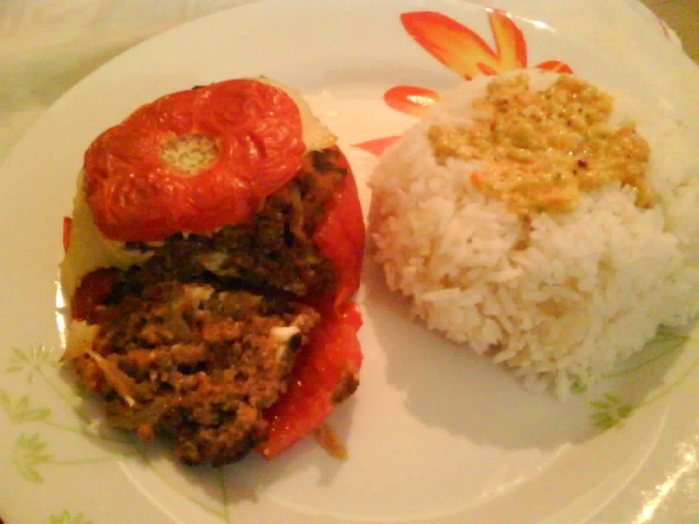 Tomates farcies à la viande hachée sauce orientale Recette Ptitchef